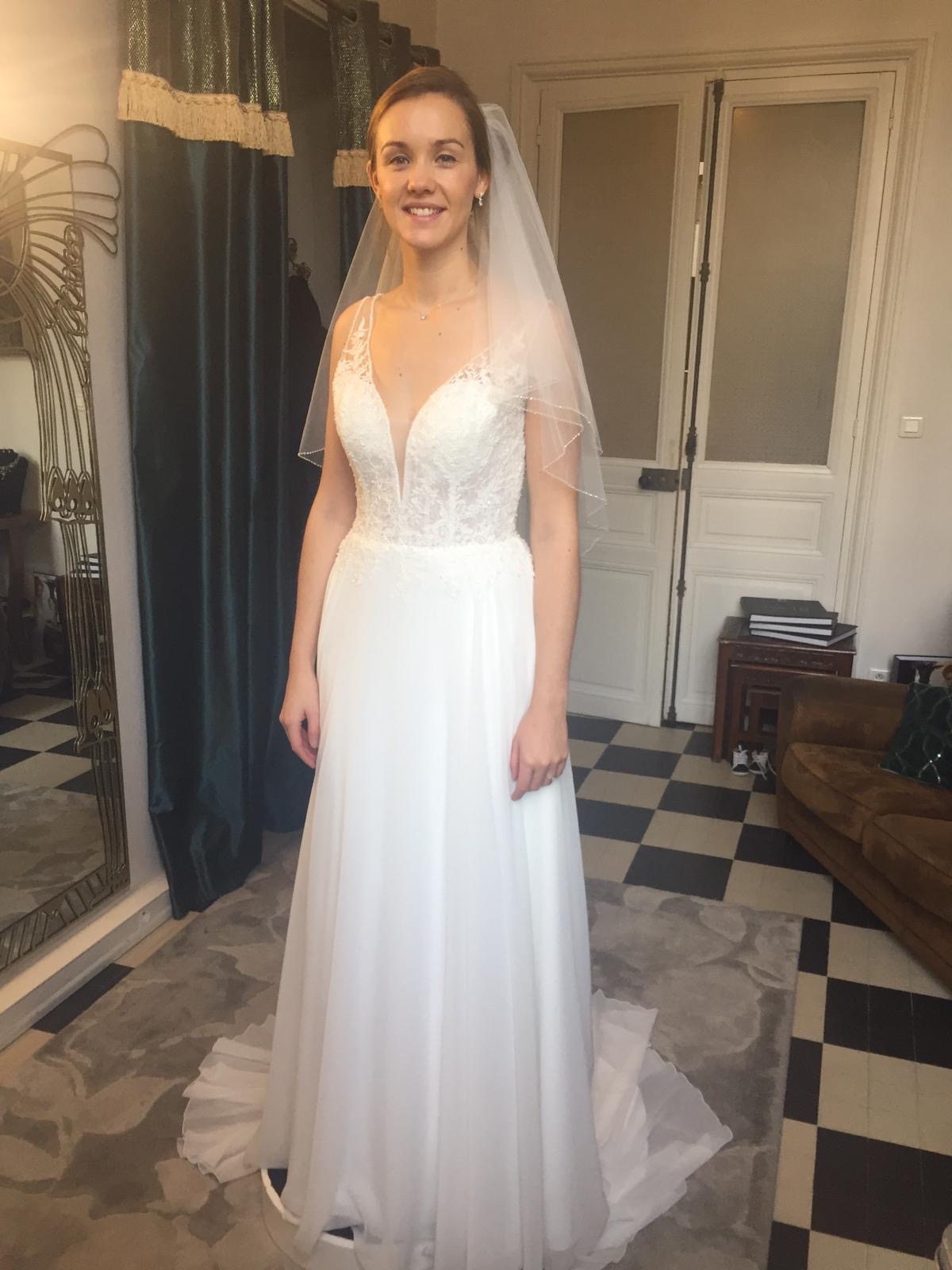 Robe de mariée Luna Novias d'occasion pas chère taille 38,40 - Joyne